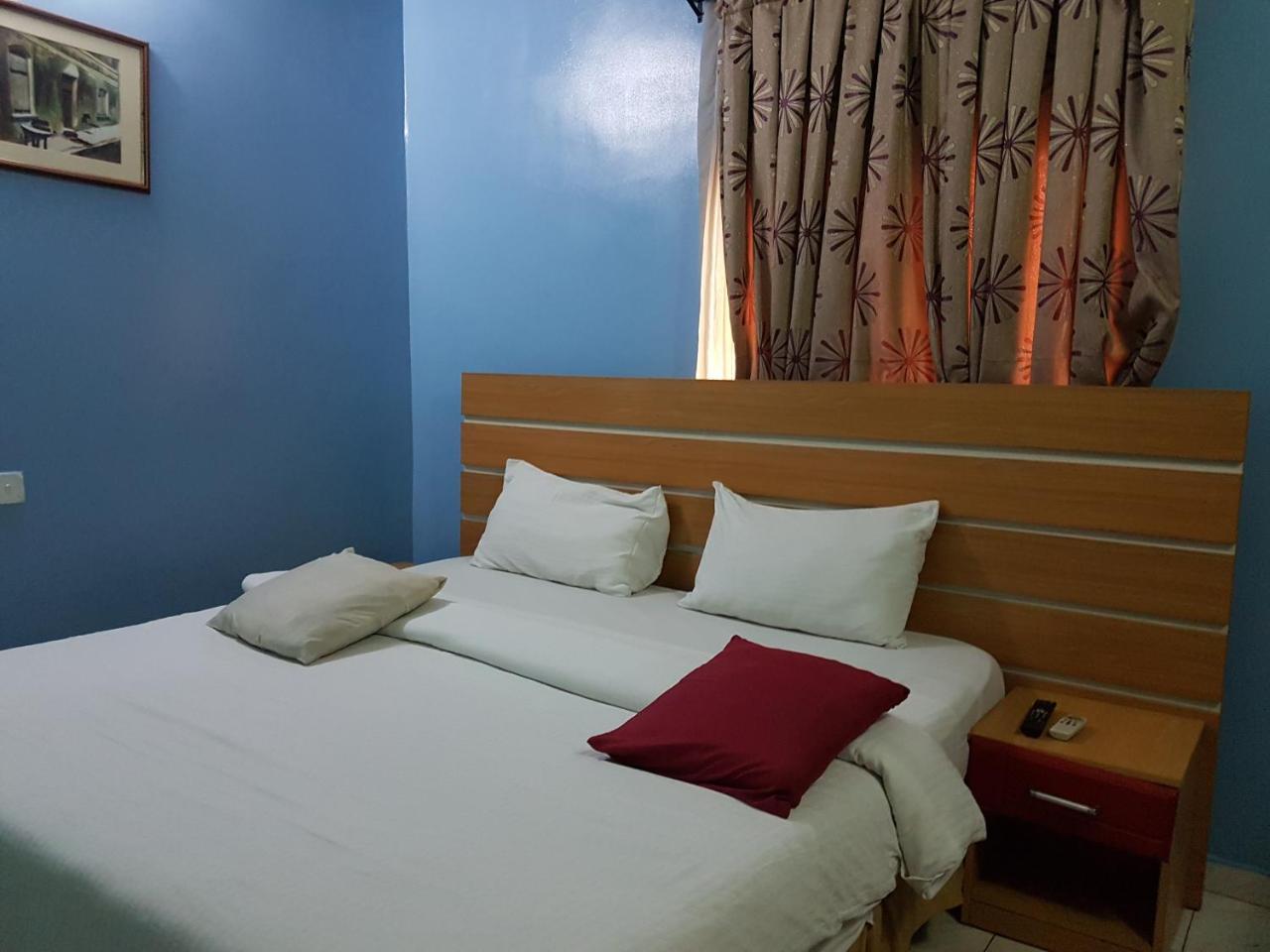 Chamcce Hotel Ajao Lagos Exterior photo