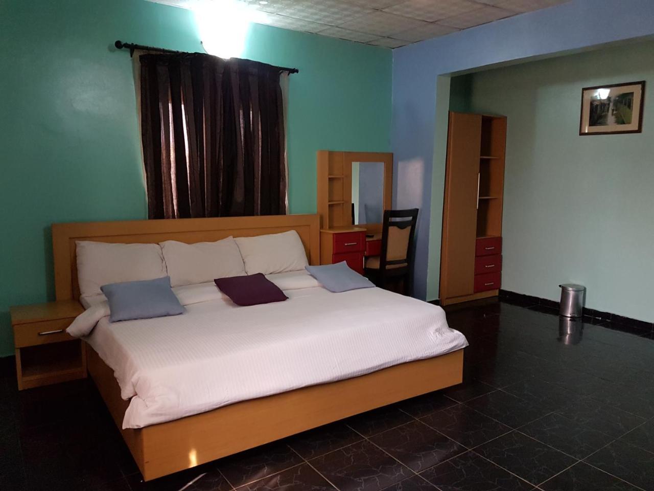 Chamcce Hotel Ajao Lagos Exterior photo